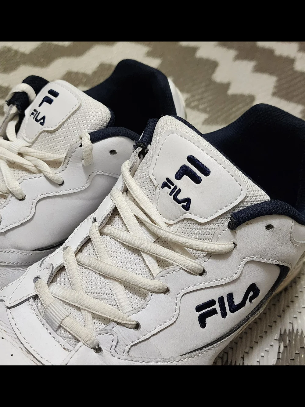 Fila Tri Runner Men's Sneakers – White/Navy – Size 9.5 US